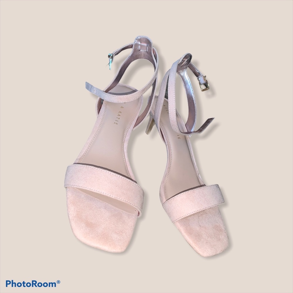 Kelly & Katie Mayla pump